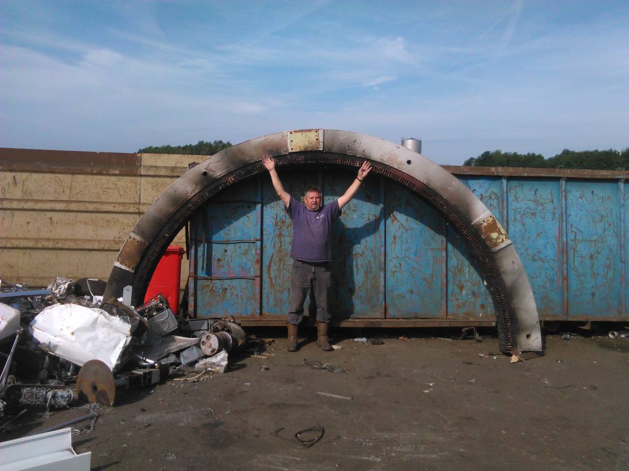Windmolen ring op het terrein van Foxholster Metaalhandel